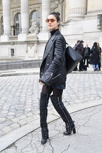 01-modelle-streetstyle-blanca-padilla-1520186662.thumb.jpg.b3a14d88f1c7a6c4b9f874097a84b557.jpg