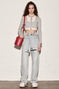 04-t-by-alexander-wang-spring-2018.thumb.jpg.883946fc177efe1d0fec3a4ea0cee4d2.jpg