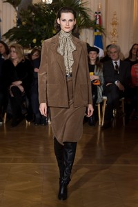 12-vanessa-seward-fall-winter-2018.thumb.jpg.2d94da15307887000785b26116a21b6c.jpg