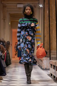 15-kenzo-la-collection-memento-fall-2018.thumb.jpg.84f8bad946fdeda7391034ef1fb43111.jpg