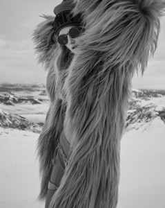 171112_HarpersBazaar_SKI_03_a459.thumb.jpg.b09e926ad04bbf9df143da831f8a8c77.jpg