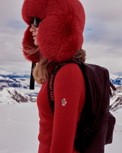 171112_HarpersBazaar_SKI_06_336.thumb.jpg.dfb21846afc134194abf4234bcea82f1.jpg