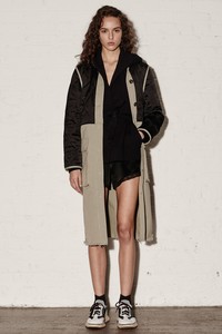 18-t-by-alexander-wang-spring-2018.thumb.jpg.b68c62f95ba8dbddb5aca1753fcf391b.jpg