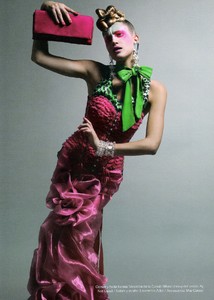 19752_catalogue_dec07_radiante_romina_senesi_03_122_1062lo.jpg