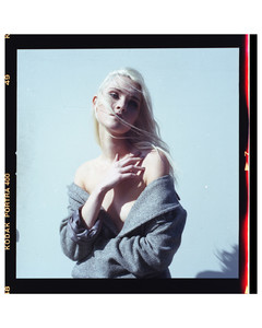 35mm_Magazine_Film_Photography_Fashion_Editorial_by_Jonny_Marlow_alex_ghantaous_alexa_raynen-8.thumb.jpg.c4716ad5aa18505c55d60badf454676e.jpg