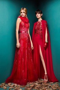 37-zuhair-murad-fall-18.thumb.jpg.17770a10dd1e364fa32821a694fda0bc.jpg