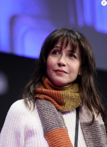 3804739-sophie-marceau-lors-de-la-presentation-d-950x0-1.thumb.jpg.a4a382b9a18fc11dede1da41ae0f827f.jpg