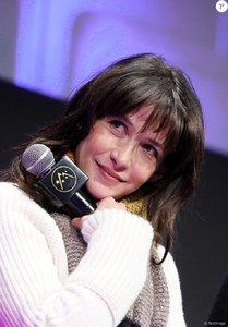 3804751-sophie-marceau-lors-de-la-presentation-d-950x0-1.thumb.jpg.fa8813c831efe0d5a6cb0388b78b3181.jpg