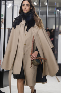 5a99f205acf94_LoeweFall2018Detailse3OiLNyCZYNx.thumb.jpg.48b64ac7ff7a4a5cce16f30b23921df8.jpg