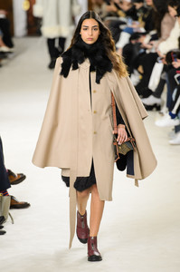 5a99f211d55e4_LoeweFall2018Yt-3mCy983Px.thumb.jpg.980ba98fcc7801df58a538997ba0249b.jpg