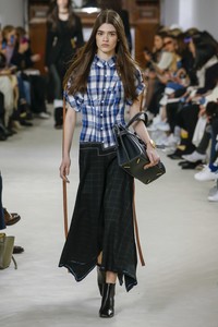 Alexandra Micu Loewe Fall 2018 RTW PFW.jpg