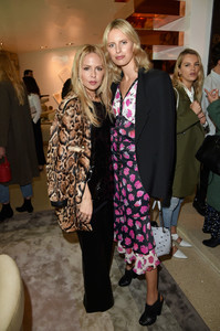 Karolina+Kurkova+Vanity+Fair+Fashion+Designers+LJtjGyCDovax.jpg