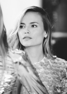 Natasha+Poly+Balmain+Backstage+Paris+Fashion+6lmLCu13FUJx.jpg