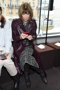 Anna+Wintour+Chloe+Front+Row+Paris+Fashion+vlsm0wtRjupx.jpg