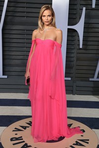 Natasha Poly at 2018 Vanity Fair Oscar Party (2).jpg