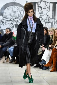 5a9eb8760340a_KaiaGerberMiuMiuRunwayParisFashionWeekMJ-tGpVcxTRx.thumb.jpg.1fdbdcb091d07baa81b4cf094af8a4c8.jpg