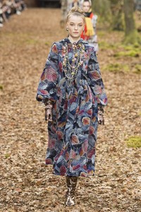 Roos Abels Chanel Fall 2018 RTW PFW.jpg