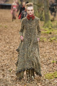 Natalie Ogg Chanel Fall 2018 RTW PFW.jpg