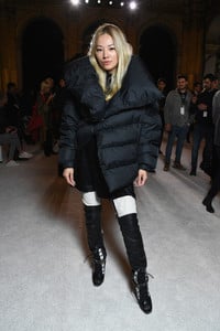 Tina+Leung+Balmain+Front+Row+Paris+Fashion+hEXkcZgfsJbx.jpg