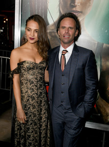5aa7892b318bf_AliciaVikanderPremiereWarnerBrosPicturesnxKSPBCo5Itx.thumb.jpg.c7fbcd28a73917b48b79a99e6699f7c1.jpg