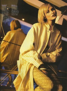 elle russia dec 1997 Larisa Ivanova by Vladimir Fridkes2.jpg