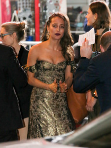5aa81b79e35a8_AliciaVikanderAliciaVikanderTombRaiderFhkk0TbHv8Px.thumb.jpg.32b55a15ebf937d47f9a03407e7fa8c6.jpg