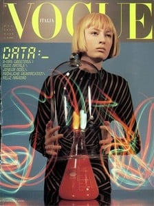 VOGUE Italia - Dicembre 1997 Tapa.jpg