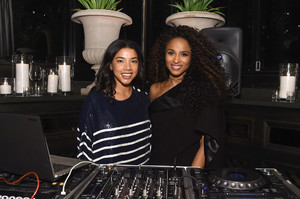 Hannah+Bronfman+PANDORA+Jewelry+Shine+Collection+n_W20Y6o9tqx.jpg