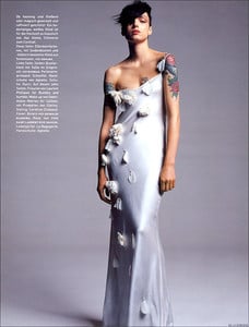 vogue germ 06 2001 (3).jpg