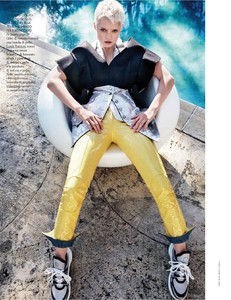 Elle Italia Aprile 2018-page-006.jpg