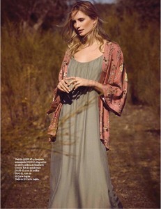 Vogue Esp22-page-004.jpg