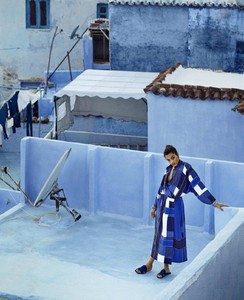 5ab55abadcc39_HarpersBazaarUSApril20182.thumb.jpg.bd7fe48b545d6d8cc5c1955bca81433a.jpg