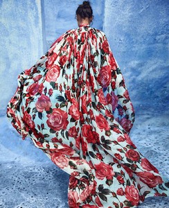 5ab55ac34b61a_HarpersBazaarUSApril20187.thumb.jpg.499b8f6fcd4fa96385f5203250072758.jpg