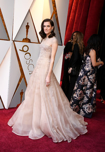65187917_allison_williams_26.jpg