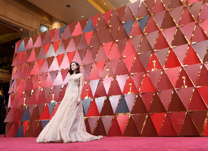 65187996_allison_williams_46.jpg