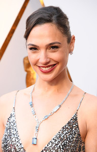 65190356_gal_gadot_11.jpg