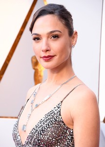 65195967_gal_gadot_22.jpg