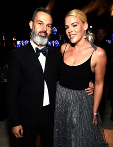 65198279_busy-philipps-17.jpg