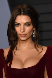 65201601_emrata0304picturepub-19.jpg