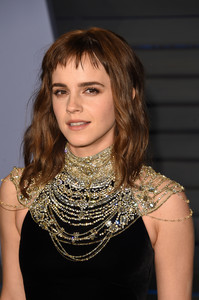 65209108_emmawatson0304picturepub-13.jpg