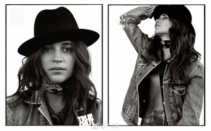 65ab7d5agy1fp44y58j74j21r01367wh.thumb.jpg.32998a44feb4a401f86e2202e6de6de2.jpg