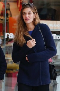 Ana-Beatriz-Barros-out-in-Athens--03.jpg