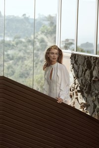 BCBG-Max-Azria-Spring-Summer-2018-Mathilde-Brandi-Olivia-Malone-1.thumb.jpg.55b3c83ea01de572548ebfefe31dc11c.jpg