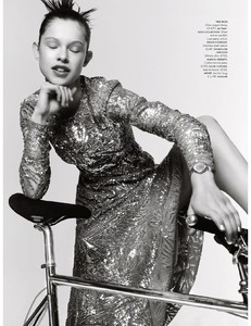 ElleUK-April2018-page-014.jpg