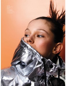 ElleUK-April2018-page-020.jpg