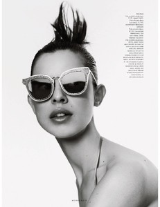 ElleUK-April2018-page-021.jpg