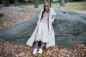 Fall-jumping-into-leaves-Dad-Sneakers-Man-Repeller-November-2017-5834-1.jpg