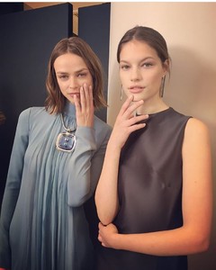 Faretta_Backstage_Lanvin_01.thumb.jpg.71e8fda1c8388c5c72058d2f9f48274b.jpg