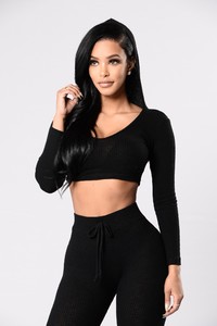 Fashion_Nova_01-04-17-216_51b3e22e-2f01-4054-8ab7-cf26e5149652.jpg