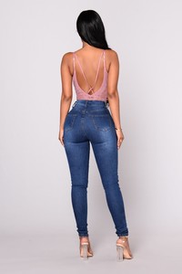 Fashion_Nova_06-12-17-580_c193f8b9-f860-4fb6-89a4-f228ebc74d63.jpg